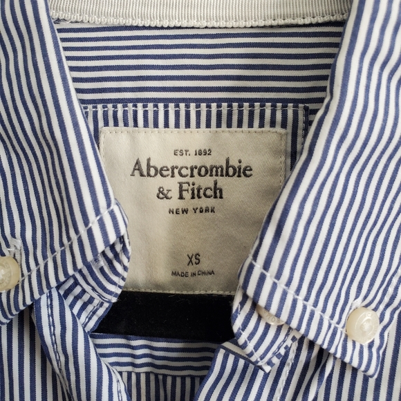 🌷Abercrombie & Fitch Navy Stripe Button Down Shirt Size XS - Picture 3 of 7